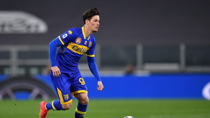 (Photo by Valerio Pennicino/Getty Images ) Ex obiettivi, Dennis Man è un flop al Parma. Via a gennaio? - immagine 1