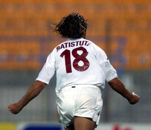 15 Oct 2000: Gabriel Omar Batistuta of Roma celebrates scoring a goal during the Serie A league match between Lecce and Roma played at the Via Del Mare Stadium, Lecce, Italy. Mandatory Credit: Grazia Neri/ALLSPORT 15 Oct 2000: Gabriel Omar Batistuta of Roma celebrates scoring a goal during the Serie A league match between Lecce and Roma played at the Via Del Mare Stadium, Lecce, Italy. Mandatory Credit: Grazia Neri/ALLSPORT