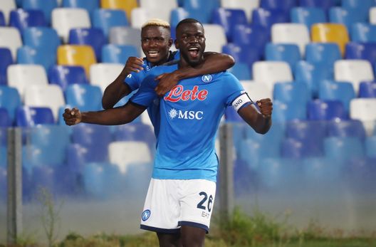 NAPLES, ITALY - SEPTEMBER 11: Kaludou Koulibaly of Napoli celebrates his team's winning goal during the Serie A match between SSC Napoli and Juventus at Stadio Diego Armando Maradona on September 11, 2021 in Naples, Italy. (Photo by Maurizio Lagana/Getty Images) koulibaly osimhen