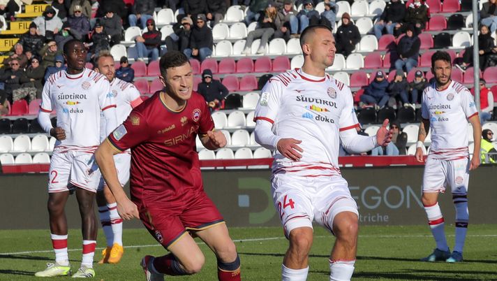 Foto Paola Garbuio/LaPresse 25 Novembre 2023 - Cittadella (pd), Italia - sport, calcio -
Cittadella vs Sudtirol - Campionato italiano di calcio Serie BKT 2023/2024 - Stadio Pier Cesare Tombolato .Nella foto:
Luca Pandolfi (7 AS Cittadella) esultanza gol 1-0
November 25, 2023 Cittadella (pd), Italy - sport, soccer - Cittadella vs Sudtirol - Italian Serie BKT Football Championship 2023/2024 - Pier Cesare Tombolato Stadium. In the pic:
Luca Pandolfi (7 AS Cittadella) celebration goal 1-0 FINALE CITTADELLA-SÜDTIROL 2-1 (24′ Pandolfi, 56′ Casiraghi, 66′ Pittarello) - immagine 1