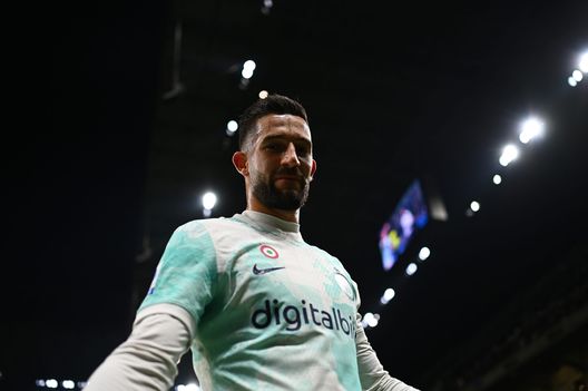 MILAN, ITALY - MARCH 05: Roberto Gagliardini of FC Internazionale looks on at the end of the Serie A match between FC Internazionale and US Lecce at Stadio Giuseppe Meazza on March 05, 2023 in Milan, Italy. (Photo by Mattia Ozbot - Inter/Inter via Getty Images) Vernazza: “Inter fragile e insicura. Inzaghi ha effettuato il più mediocre dei cambi”- immagine 3