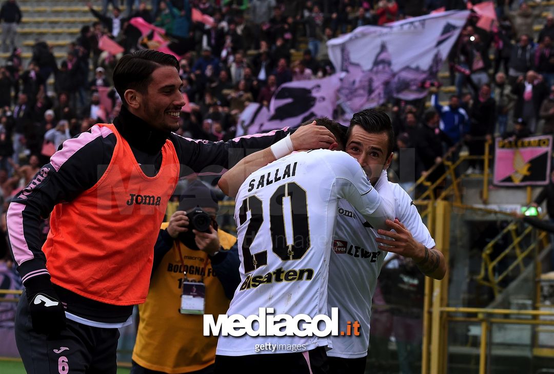  BOLOGNA, ITALY - NOVEMBER 20:  Ilija Nestorovski of Palermo celebrates after scoring the opening goal during the Serie A match between Bologna FC and US Citta di Palermo at Stadio Renato Dall'Ara on November 20, 2016 in Bologna, Italy.  (Photo by Tullio M. Puglia/Getty Images) 
