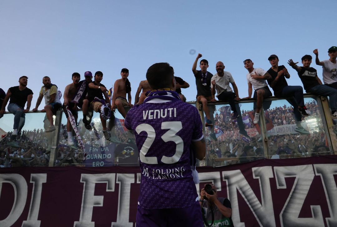 Venuti, cuore viola. Rivivi l’addio del giocatore e gli applausi del Franchi - immagine 19