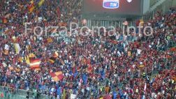 UItr?, trovati due arsenali. Sassi e uova sui giallorossi