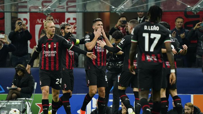 MILAN, ITALY - NOVEMBER 02: Olivier Giroud of AC Milan celebrates with teammates after scoring his team's first goal during the UEFA Champions League group E match between AC Milan and FC Salzburg at Giuseppe Meazza Stadium on November 02, 2022 in Milan, Italy. (Photo by Pier Marco Tacca/AC Milan via Getty Images) Gotti: “Il Milan è forte nel palleggio. Non dobbiamo concedere spazi” - immagine 1