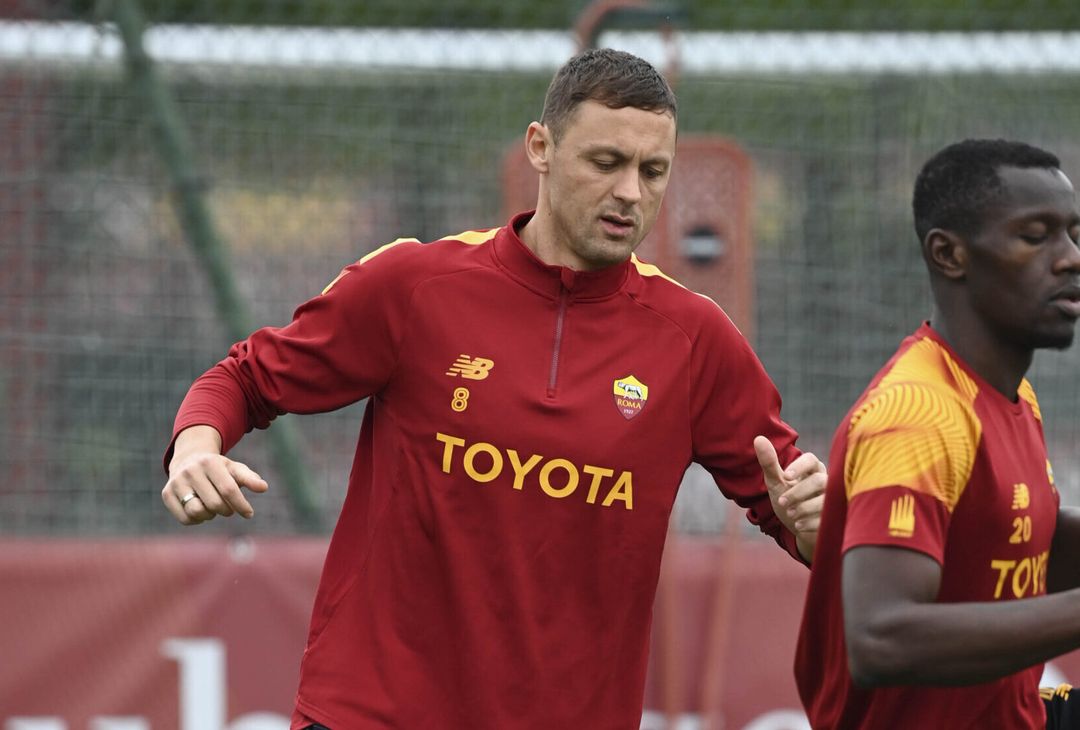 Roma, allenamento in vista del Bayer: ci sono Dybala e Wijnaldum – FOTO GALLERY - immagine 16