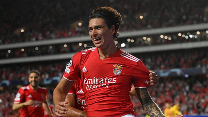 LISBON, PORTUGAL - SEPTEMBER 29: Darwin Nunez of SL Benfica celebrates scoring his sides third goal during the UEFA Champions League group E match between SL Benfica and FC Barcelona at Estadio da Luz on September 29, 2021 in Lisbon, Portugal. (Photo by David Ramos/Getty Images) Portogallo, Jorge Andrade: “Darwin Nunez rischia di lasciare la nostra Liga, come Luis Diaz…” - immagine 1