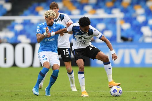 NAPLES, ITALY - OCTOBER 17: Kevin Malcuit of SSC Napoli vies with Johan Mojica of Atalanta BC during the Serie A match between SSC Napoli and Atalanta BC at Stadio San Paolo on October 17, 2020 in Naples, Italy. (Photo by Francesco Pecoraro/Getty Images) NAPLES, ITALY - OCTOBER 17: Kevin Malcuit of SSC Napoli vies with Johan Mojica of Atalanta BC during the Serie A match between SSC Napoli and Atalanta BC at Stadio San Paolo on October 17, 2020 in Naples, Italy. (Photo by Francesco Pecoraro/Getty Images)
