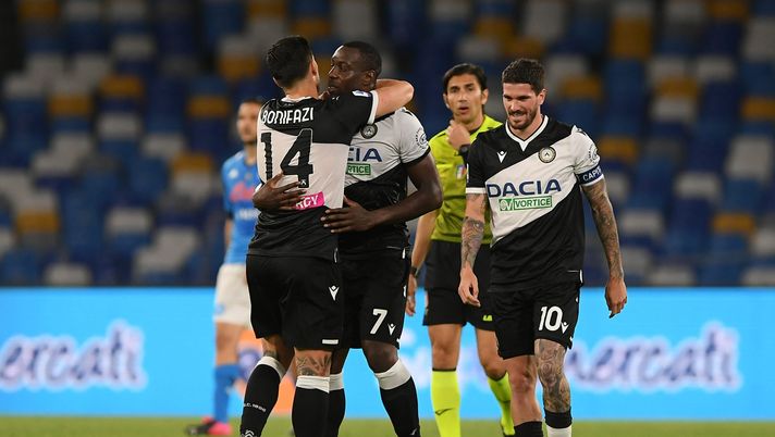 Bonifazi e il gruppo festeggiano per il gol