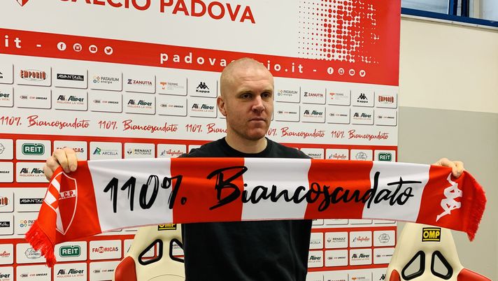Hallfredsson si presenta: &#8220;Ho tanta voglia di riprendere a giocare, sono già pronto a scendere in campo. Sul mio ruolo e sugli obiettivi&#8230;&#8221; 