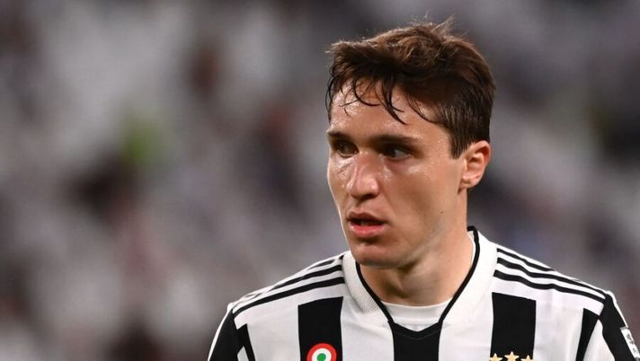 Juventus' Italian midfielder Federico Chiesa looks on during in the friendly football match Juventus vs Atalanta at the Allianz Stadium in Turin on August 14, 2021. (Photo by MARCO BERTORELLO / AFP) (Photo by MARCO BERTORELLO/AFP via Getty Images) KIT PER LA GIORNATA – Consigli ruolo per ruolo: quello che vi serve per la 13ma - immagine 1