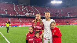 Juve KO, Linda festeggia col Papu la qualificazione del Siviglia: “In finale”