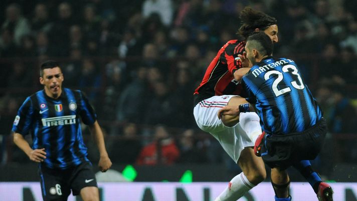 MILAN, ITALY - NOVEMBER 14:  Marco Materazzi of FC Internazionale Milano clashes with Zlatan Ibrahimovic of AC Milan during the Serie A match between FC Internazionale Milano and AC Milan at Stadio Giuseppe Meazza on November 14, 2010 in Milan, Italy.  (Photo by Valerio Pennicino/Getty Images)  MILAN, ITALY - NOVEMBER 14:  Marco Materazzi of FC Internazionale Milano clashes with Zlatan Ibrahimovic of AC Milan during the Serie A match between FC Internazionale Milano and AC Milan at Stadio Giuseppe Meazza on November 14, 2010 in Milan, Italy.  (Photo by Valerio Pennicino/Getty Images)