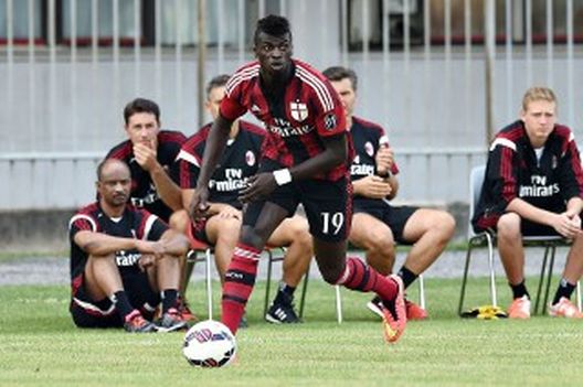 M'Baye Niang (fonte foto:www.sportintv.com) M'Baye Niang (fonte foto:www.sportintv.com)