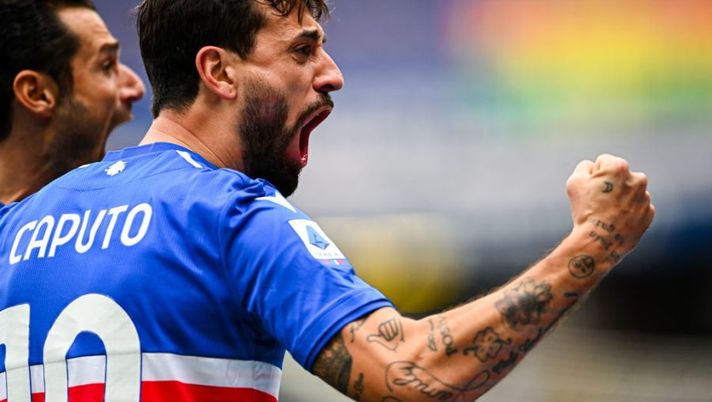 GENOA, ITALY - FEBRUARY 6: Francesco Caputo of Sampdoria (R) celebrates with his team-mate Antonio Candreva after scoring a goal during the Serie A match between UC Sampdoria and US Sassuolo at Stadio Luigi Ferraris on February 6, 2022 in Genoa, Italy. (Photo by Getty Images) Lazio, è caccia al vice Immobile: resiste la candidatura di Caputo, due le alternative - immagine 1