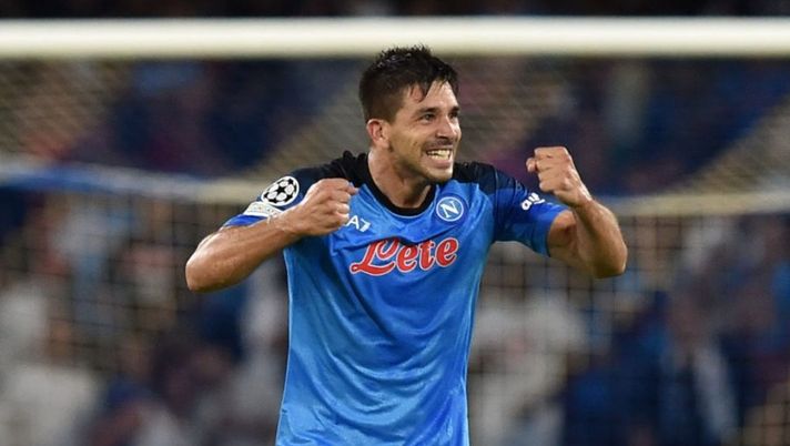 NAPLES, ITALY - SEPTEMBER 07: Giovanni Simeone of SSC Napoli celebrates after scoring goal 3-0 during the UEFA Champions League group A match between SSC Napoli and Liverpool FC at Stadio Diego Armando Maradona on September 7, 2022 in Naples, Italy. (Photo by Giuseppe Bellini/Getty Images) Napoli, così cambia la gestione al fanta di Osimhen, Simeone e Raspadori - immagine 1