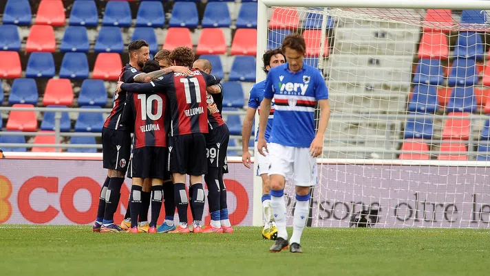 BOLOGNA, ITALY - MARCH 14: Roberto Soriano of Bologna FC celebtates after scoring his team's third goal during the Serie A match between Bologna FC  and UC Sampdoria at Stadio Renato Dall'Ara on March 14, 2021 in Bologna, Italy. (Photo by Mario Carlini / Iguana Press/Getty Images)