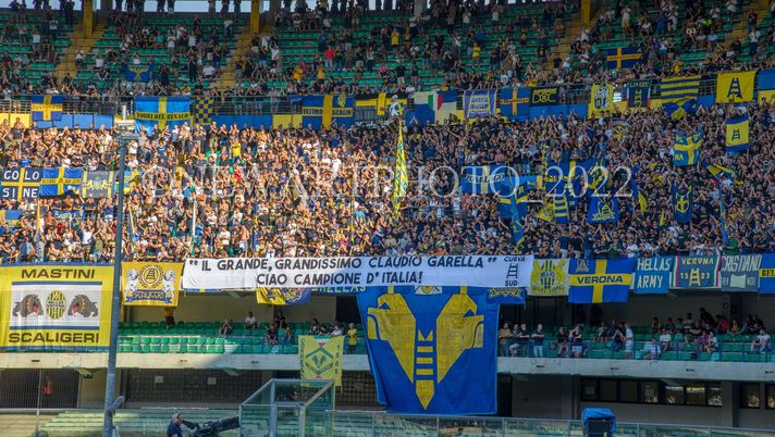 Il saluto a Garella, a Torino l’ultimo abbraccio al grande portiere gialloblù Il saluto a Garella, a Torino l’ultimo abbraccio al grande portiere gialloblù - immagine 1