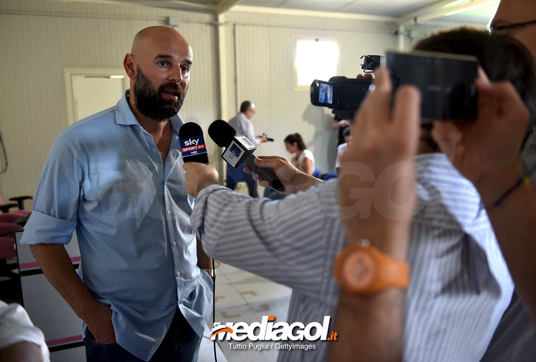  PALERMO, ITALY - APRIL 29:  Roberto Stellone, new head coach of US Citta' di Palermo, answers questions during a press conference at Carmelo Onorato training center on April 29, 2018 in Palermo, Italy.  (Photo by Tullio M. Puglia/Getty Images) 