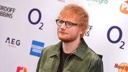 Sponsor, tifoso e… calciatore: l’Ipswich Town “mette in rosa” Ed Sheeran