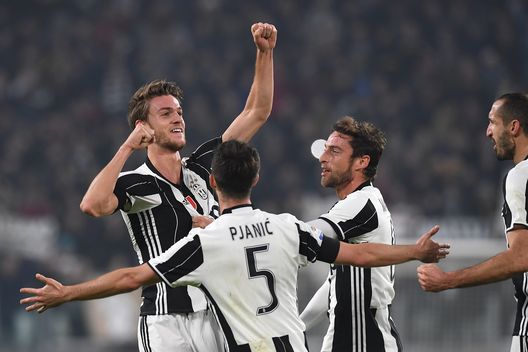 TURIN, ITALY - DECEMBER 03: Daniele Rugani (L) of Juventus FC celebrates a goal with team mates during the Serie A match between Juventus FC and Atalanta BC at Juventus Stadium on December 3, 2016 in Turin, Italy. (Photo by Valerio Pennicino/Getty Images) TURIN, ITALY - DECEMBER 03: Daniele Rugani (L) of Juventus FC celebrates a goal with team mates during the Serie A match between Juventus FC and Atalanta BC at Juventus Stadium on December 3, 2016 in Turin, Italy. (Photo by Valerio Pennicino/Getty Images)