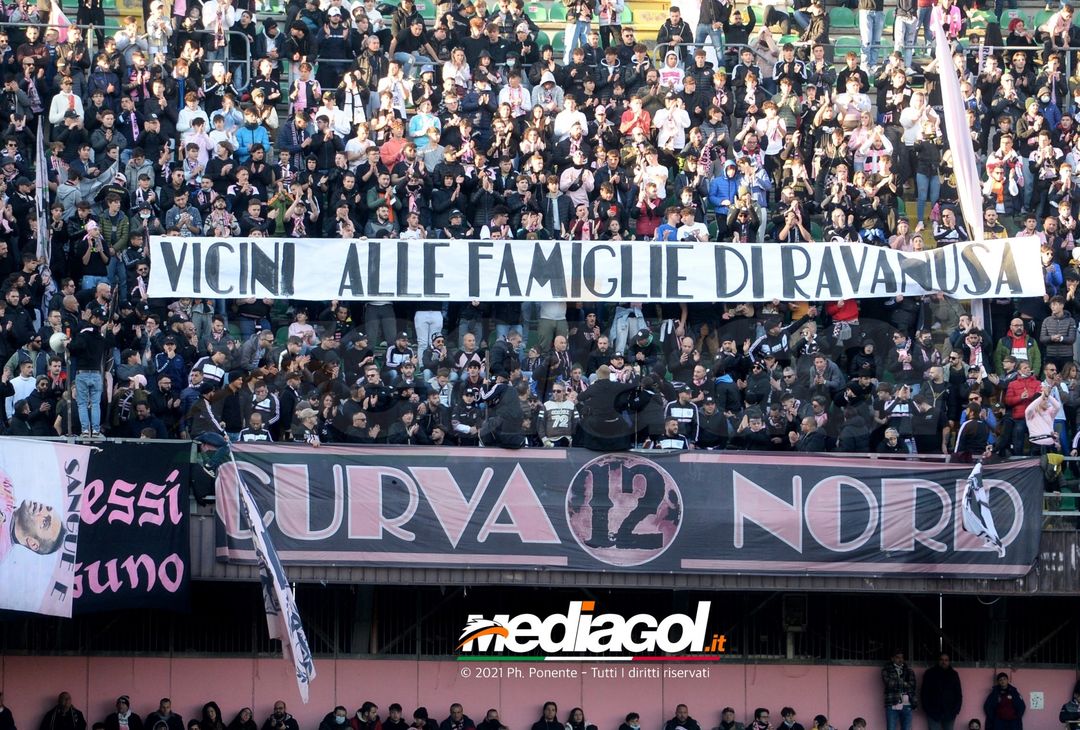 FOTO, i tifosi allo stadio per Palermo – Bari 0-0 (Gallery) - immagine 18
