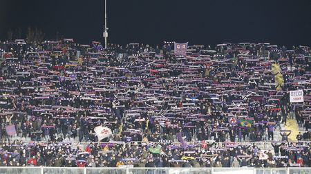 FLORENCE, ITALY - FEBRUARY 05: ACF Fiorentina's fans during the Serie A match between ACF Fiorentina and SS Lazio at Stadio Artemio Franchi on February 5, 2022 in Florence, Italy. (Photo by Gabriele Maltinti/Getty Images) FLORENCE, ITALY - FEBRUARY 05: ACF Fiorentina's fans during the Serie A match between ACF Fiorentina and SS Lazio at Stadio Artemio Franchi on February 5, 2022 in Florence, Italy. (Photo by Gabriele Maltinti/Getty Images)