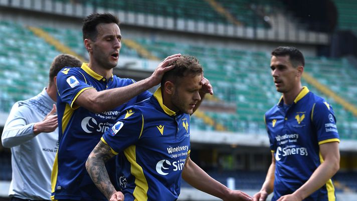VERONA, ITALY - MAY 09: Federico Dimarco of Hellas Verona celebrates after scoring the 1-1 goal during the Serie A match between Hellas Verona FC and Torino FC at Stadio Marcantonio Bentegodi on May 09, 2021 in Verona, Italy. Sporting stadiums around Italy remain under strict restrictions due to the Coronavirus Pandemic as Government social distancing laws prohibit fans inside venues resulting in games being played behind closed doors. (Photo by Alessandro Sabattini/Getty Images) VERONA, ITALY - MAY 09: Federico Dimarco of Hellas Verona celebrates after scoring the 1-1 goal during the Serie A match between Hellas Verona FC and Torino FC at Stadio Marcantonio Bentegodi on May 09, 2021 in Verona, Italy. Sporting stadiums around Italy remain under strict restrictions due to the Coronavirus Pandemic as Government social distancing laws prohibit fans inside venues resulting in games being played behind closed doors. (Photo by Alessandro Sabattini/Getty Images)