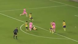 VIDEO / Mls, Messi “dribbla” un avversario a terra con uno scavetto
