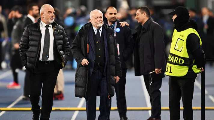 De Laurentiis anticipa il rientro a Napoli: sarà allo stadio per la sfida di domani - immagine 1