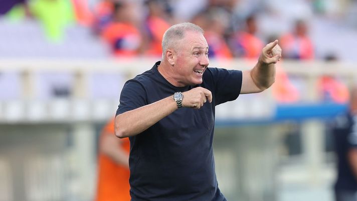 FLORENCE, ITALY - SEPTEMBER 12: Massimiliano Alvini manager of AC Reggiana gestures during the pre-season friendly match between ACF Fiorentina and AC Reggiana at Artemio Franchi on September 12, 2020 in Florence, Italy.  (Photo by Gabriele Maltinti/Getty Images) 