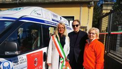PMG Italia consegna un veicolo all’Auser Carnago: presente anche Baresi