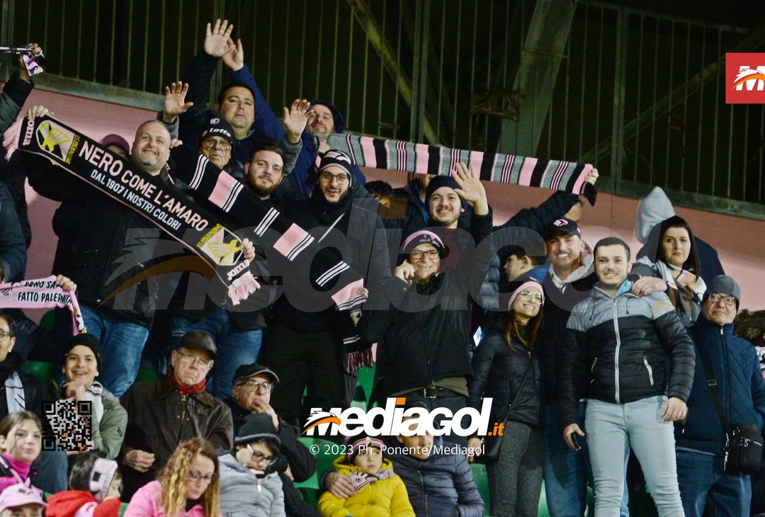 FOTOTIFO Palermo-Modena 5-2, gli scatti ai tifosi al “Renzo Barbera” (Gallery) - immagine 45