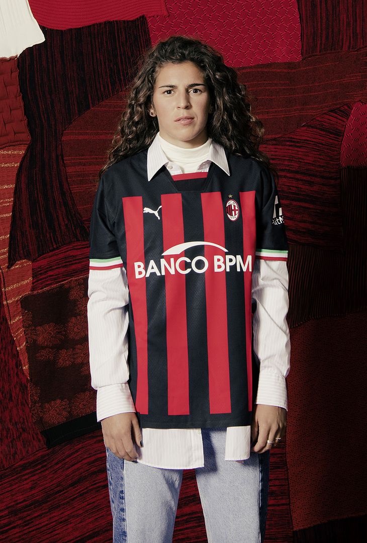PUMA e AC Milan lanciano la nuova prima maglia 2022-2023 | FOTO - immagine 16
