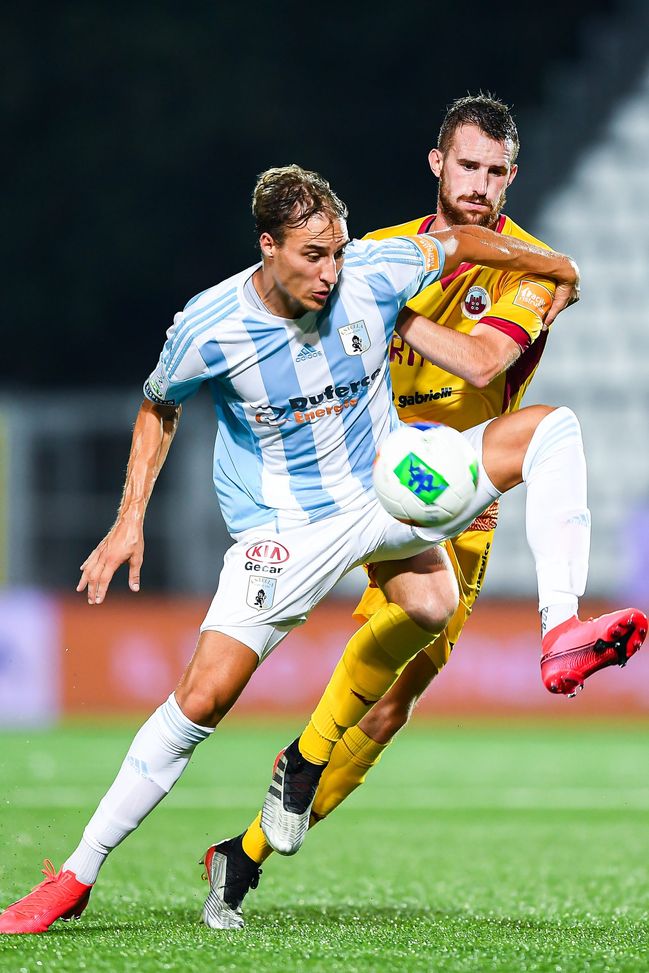 CHIAVARI, ITALY - JULY 31: Manuel De Luca of Virtus Entella (left) and Domenico Frare of Cittadella vie for the ball during the Serie B match between Virtus Entella and AS Cittadella at Aldo Gastaldi Stadium on July 31, 2020 in Chiavari, Italy. (Photo by Paolo Rattini/Getty Images for Lega Serie B) CHIAVARI, ITALY - JULY 31: Manuel De Luca of Virtus Entella (left) and Domenico Frare of Cittadella vie for the ball during the Serie B match between Virtus Entella and AS Cittadella at Aldo Gastaldi Stadium on July 31, 2020 in Chiavari, Italy. (Photo by Paolo Rattini/Getty Images for Lega Serie B)
