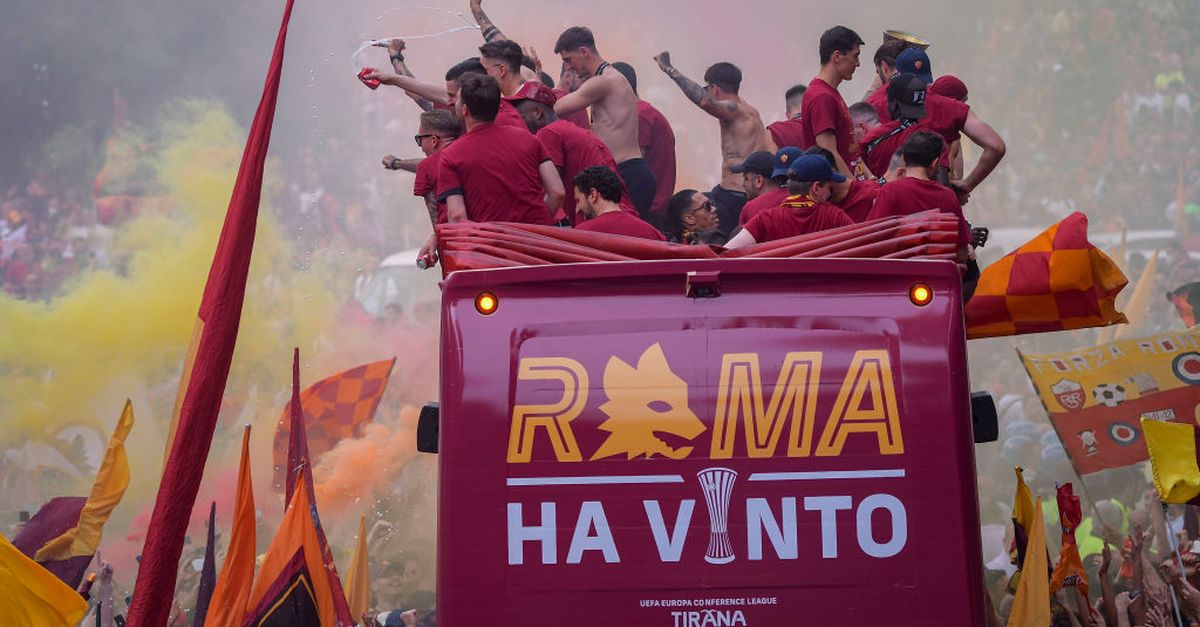 www.forzaroma.info