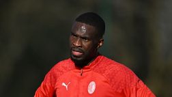 Milan, l’ultimo a rientrare sarà Tomori: i tempi di recupero per lui, Okafor e Thiaw