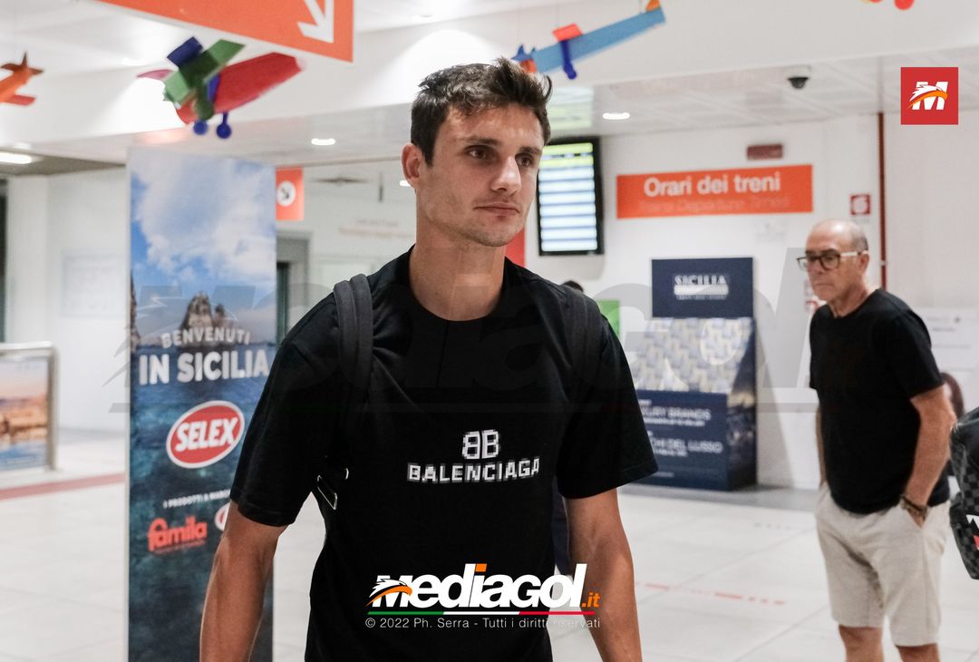 FOTO PALERMO, l’arrivo di Mateju all’aeroporto ‘Falcone e Borsellino’ (Gallery) - immagine 14