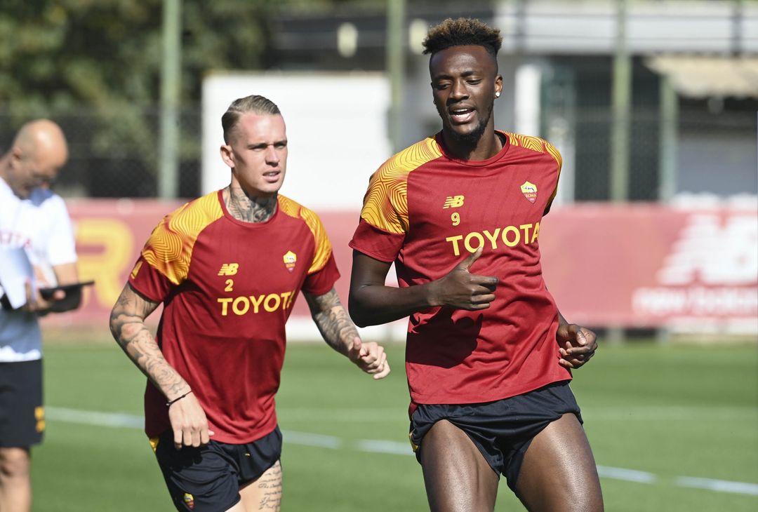 Trigoria, Roma In Campo Per Preparare La Sfida Con Il Napoli – FOTO ...