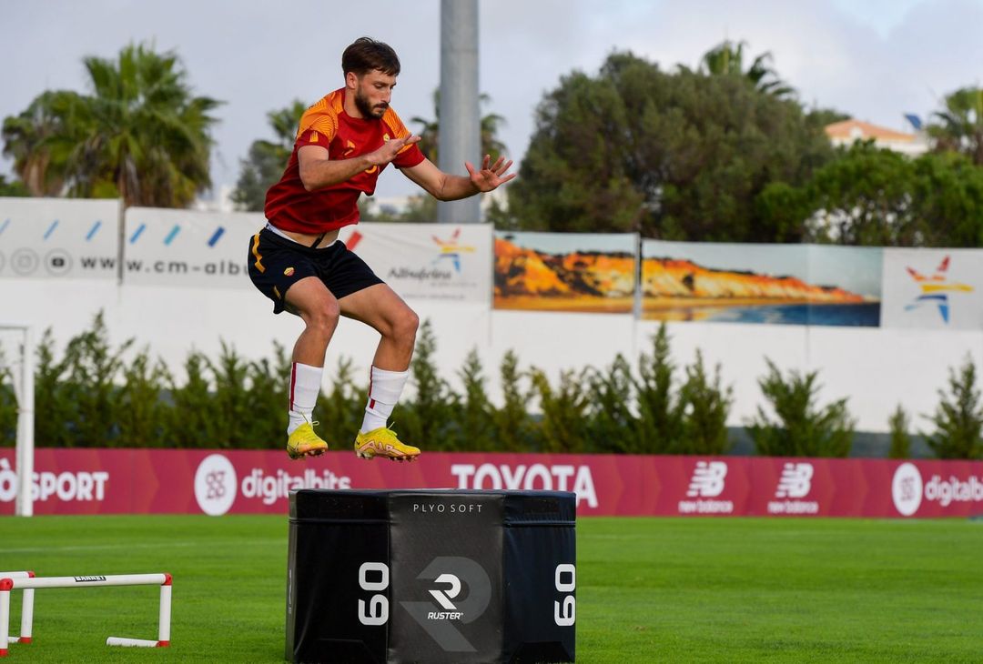 Roma, c’è Wijnaldum in gruppo. E torna anche Rui Patricio – FOTO GALLERY - immagine 37