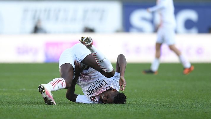 VERONA, ITALY - MARCH 07: Rafael Leao of AC Milan  reacts during the Serie A match between Hellas Verona FC  and AC Milan at Stadio Marcantonio Bentegodi on March 07, 2021 in Verona, Italy. (Photo by Alessandro Sabattini/Getty Images) 