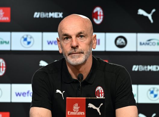 Stefano Pioli (allenatore AC Milan) durante una conferenza stampa di una partita del Milan | News (Getty Images) Stefano Pioli AC Milan conferenza stampa