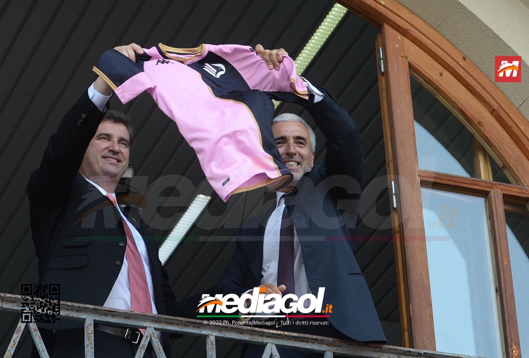 FOTO PALERMO AL CITY GROUP: MIRRI, SORIANO E L’ABBRACCIO DEI TIFOSI (GALLERY) - immagine 8