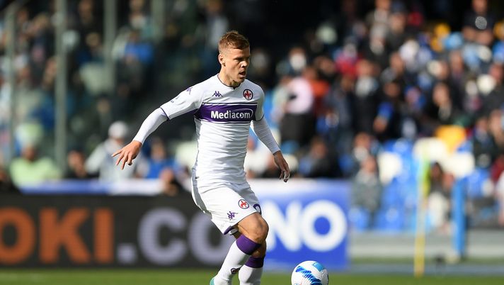 NAPLES, ITALY - APRIL 10: Aleksandr Kokorin of ACF Fiorentina during the Serie A match between SSC Napoli v ACF Fiorentina on April 10, 2022 in Naples, Italy. (Photo by Francesco Pecoraro/Getty Images) Kokorin, riparte l’offensiva… al contrario: il contratto è ancora lunghissimo - immagine 1