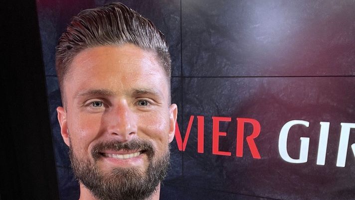 Nuova seconda maglia Milan 2021-22: eccola indossata da Giroud (FOTO) 