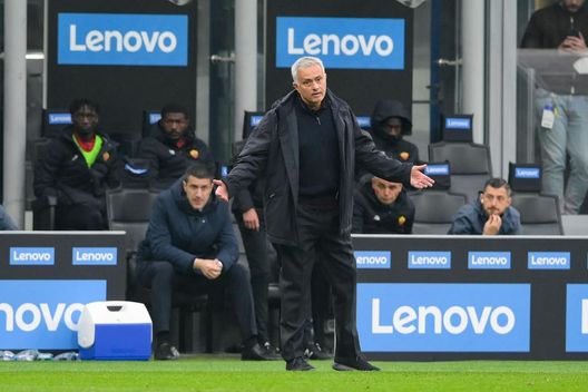Getty Images Mourinho: “Pensiamo alla finale e dimentichiamo la storia della Roma. Ho sentito…”- immagine 1