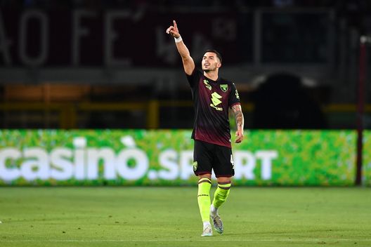 TURIN, ITALY - AUGUST 06: Nemanja Radonjic of Torino FC celebrates a goal during the Coppa Italia match between Torino FC and Palermo at Olimpico Stadium on August 6, 2022 in Turin, Italy. (Photo by Valerio Pennicino/Getty Images) Torino, da Radonjic i soliti alti e bassi: Miranchuk può essere la soluzione- immagine 2
