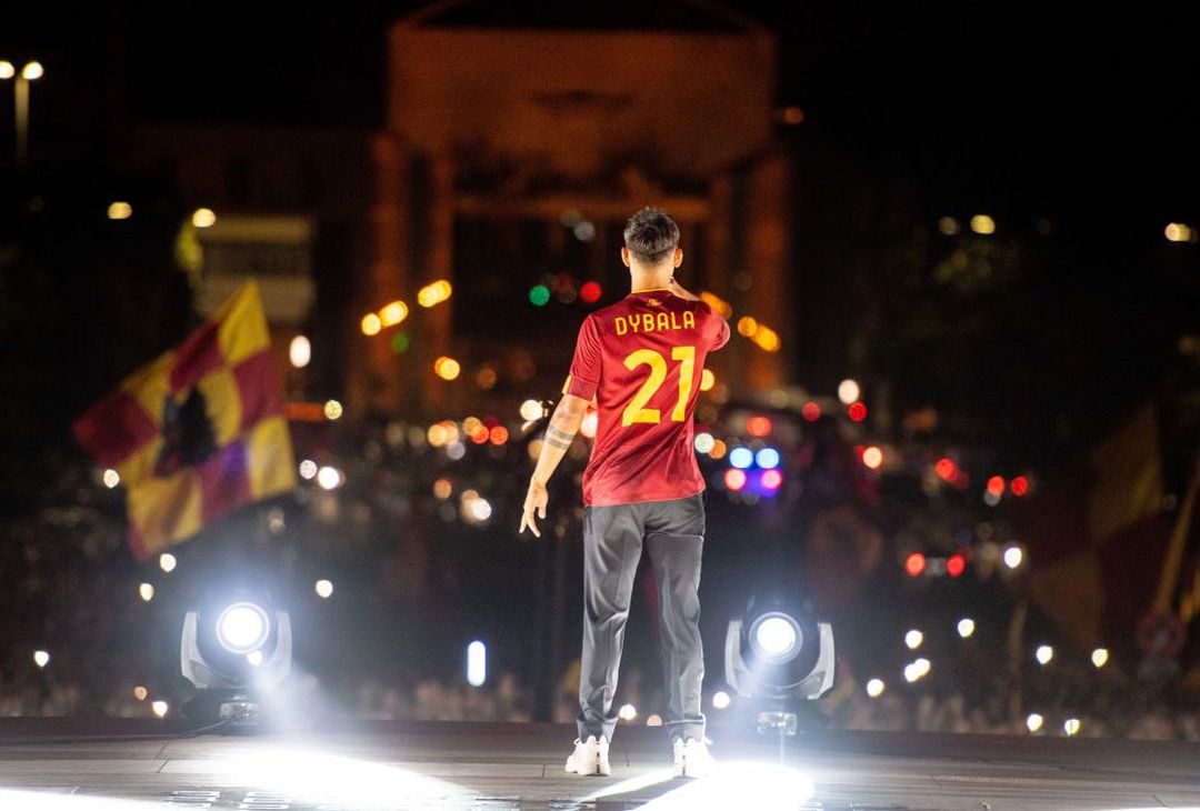 Dybala si presenta al Colosseo Quadrato – FOTO GALLERY - immagine 18