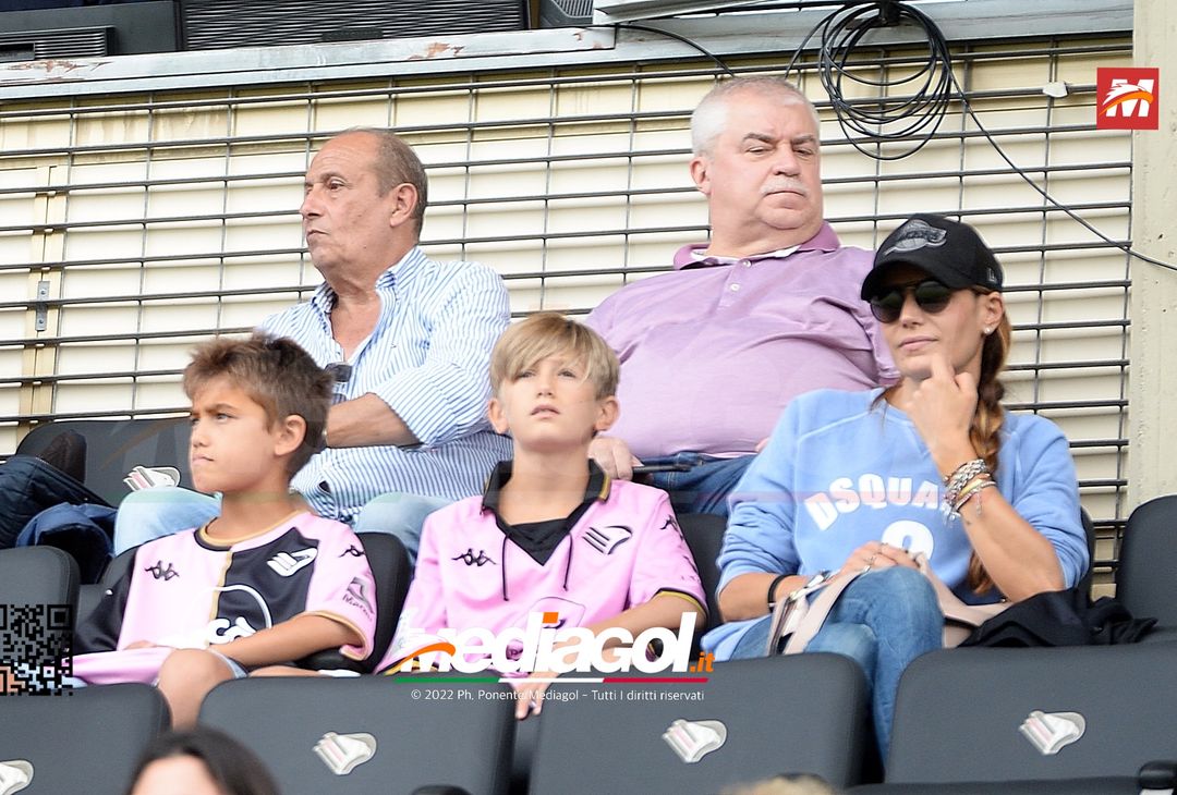 FOTOTIFO Palermo-Pisa 3-3, i tifosi allo Stadio “Renzo Barbera” (Gallery) - immagine 72