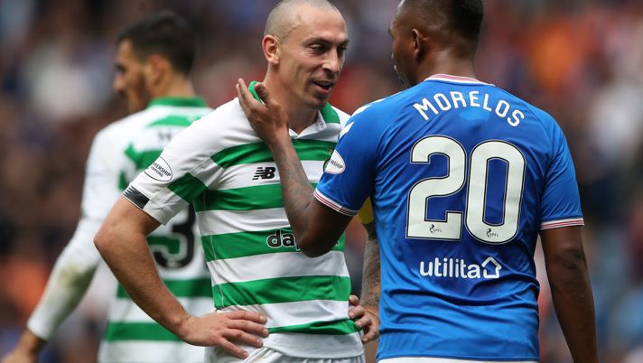 GLASGOW, SCOTLAND - SEPTEMBER 01: Celtic captain Scott Brown interacts with Alfredo Morelos of Rangers during the Ladbrokes Premiership match between Rangers and Celtic at Ibrox Stadium on September 01, 2019 in Glasgow, Scotland. (Photo by Ian MacNicol/Getty Images) Derby a forte rischio per El Bufalo: Morelos a Glasgow con le stampelle…il giallo della foto - immagine 1